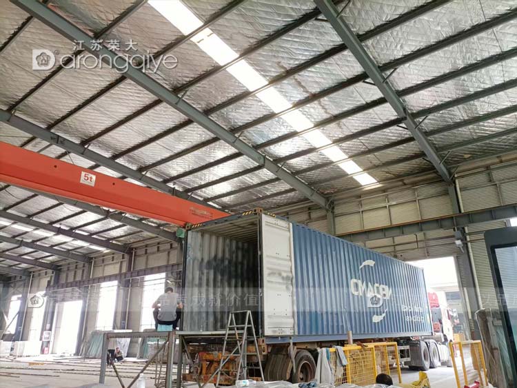 第二批智慧公交站臺正式發(fā)往德國配圖一 第二批智慧公交站臺正式發(fā)往德國配圖一